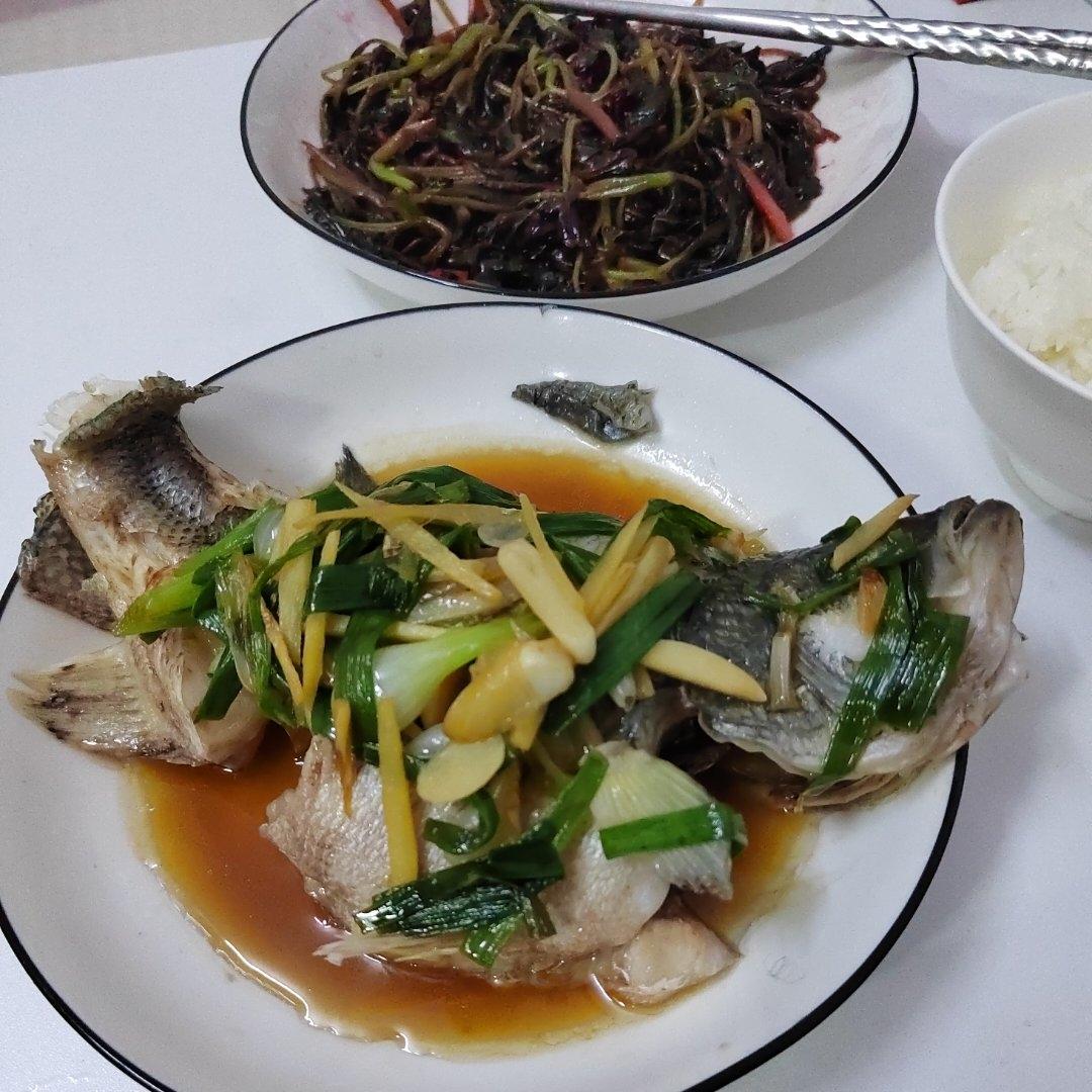 清蒸鲈鱼