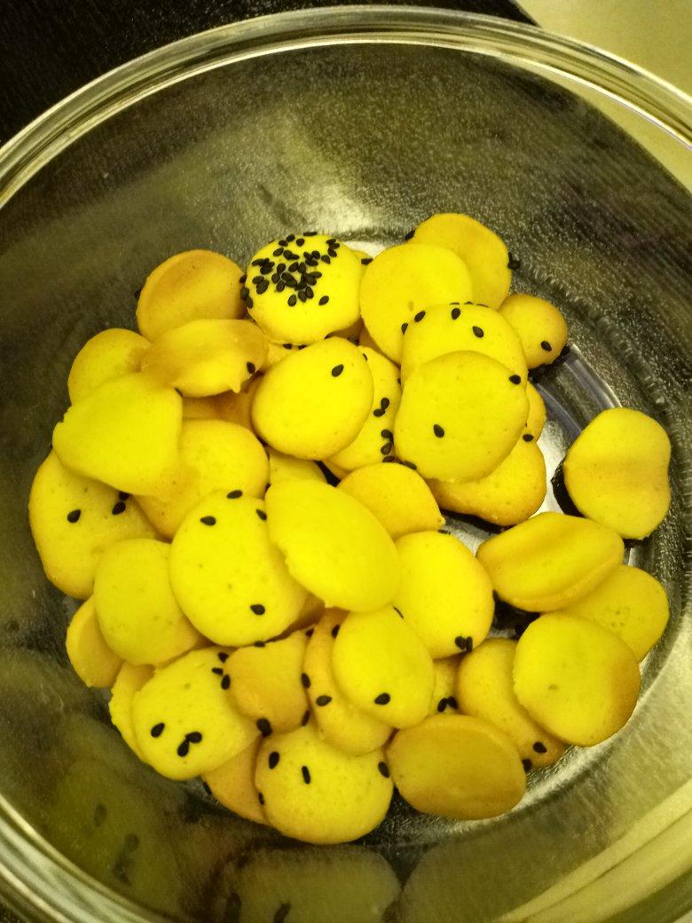 鸡蛋饼干