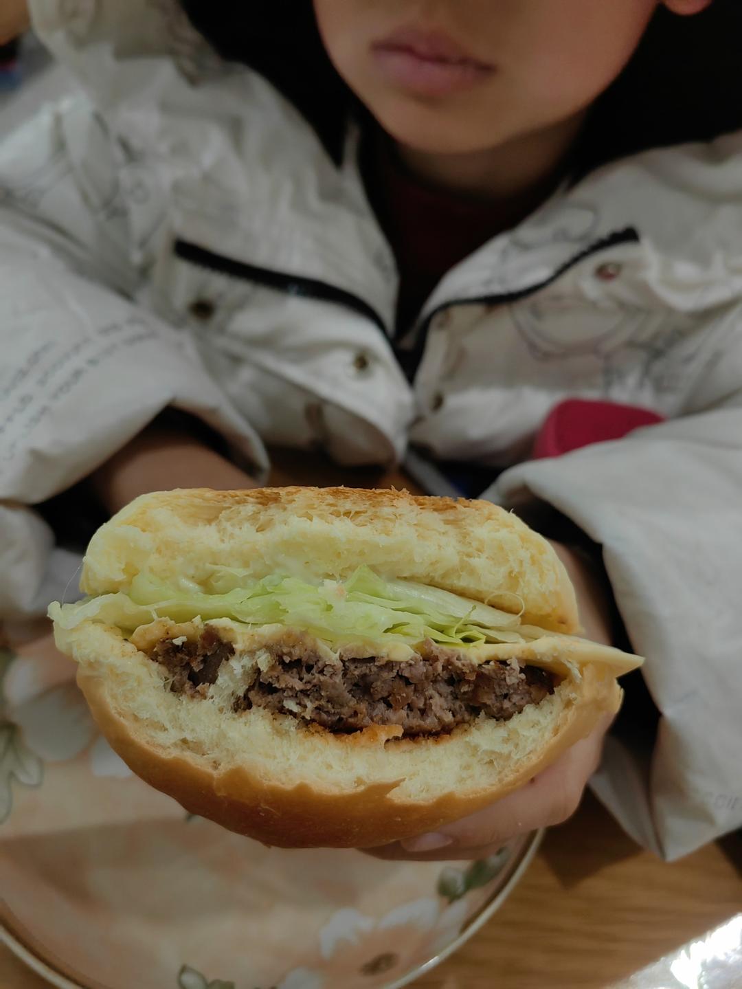 常备餐之好吃多汁的汉堡牛肉饼