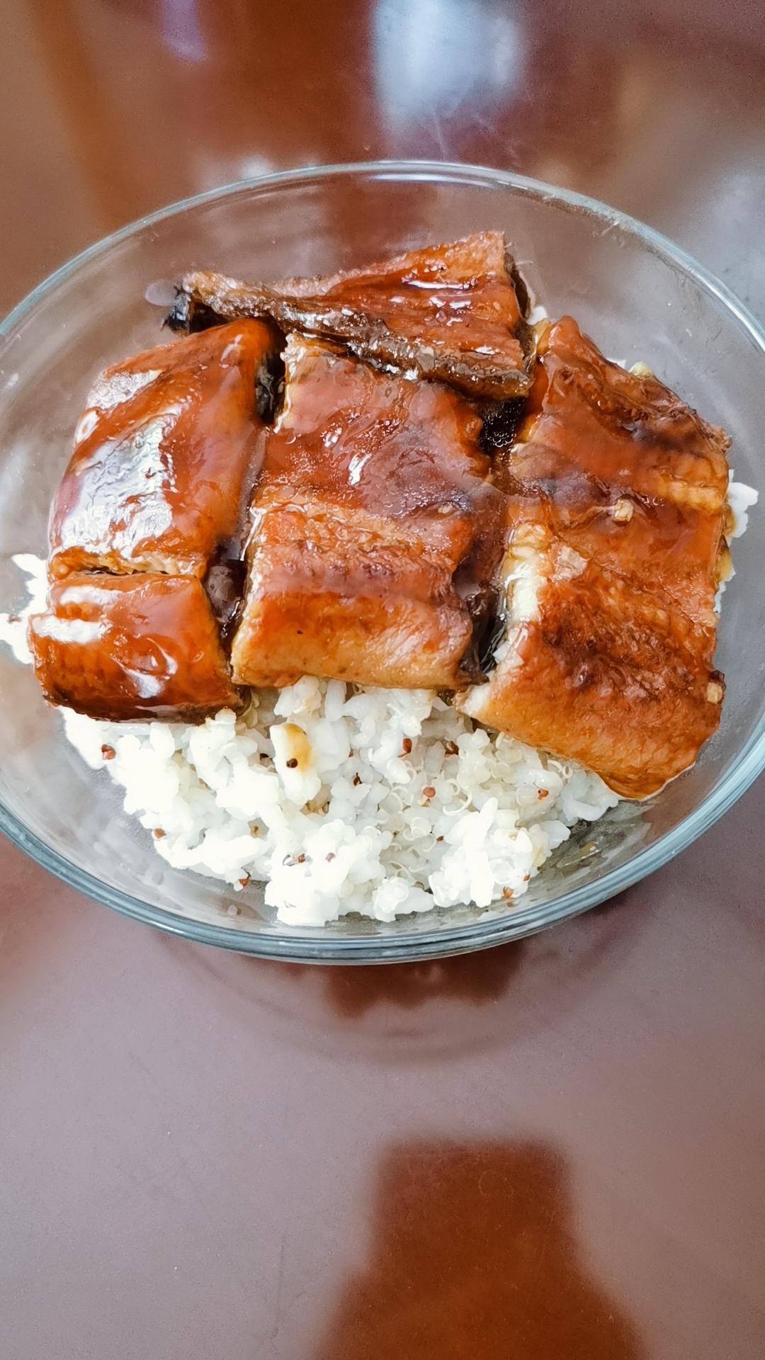 蒲烧鳗鱼饭