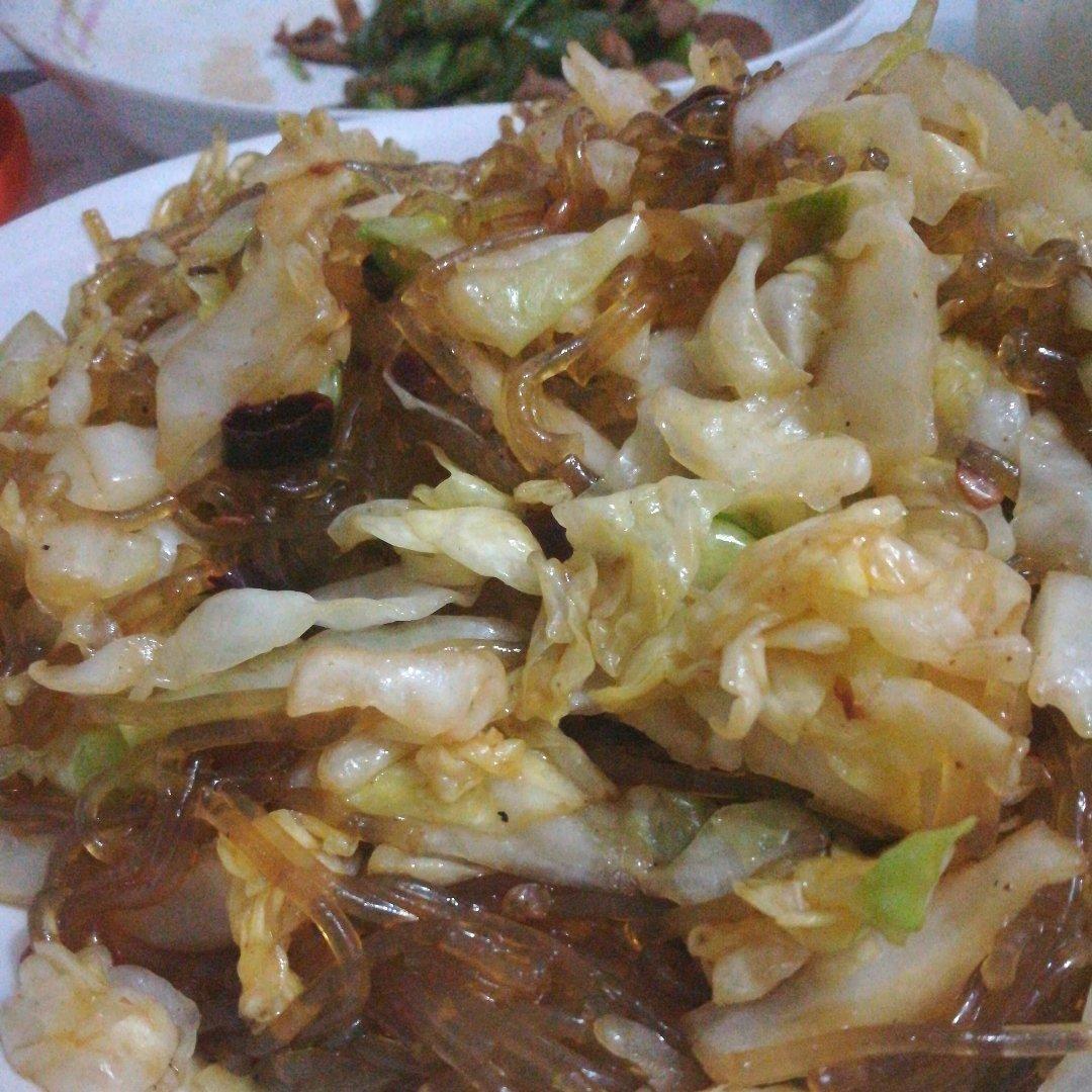 包菜粉丝炒鸡蛋