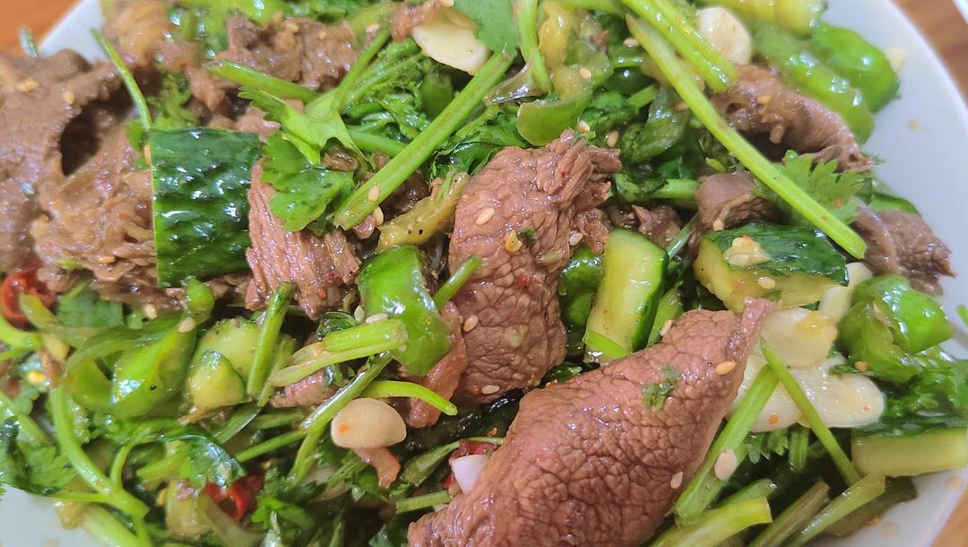 凉拌香菜牛肉