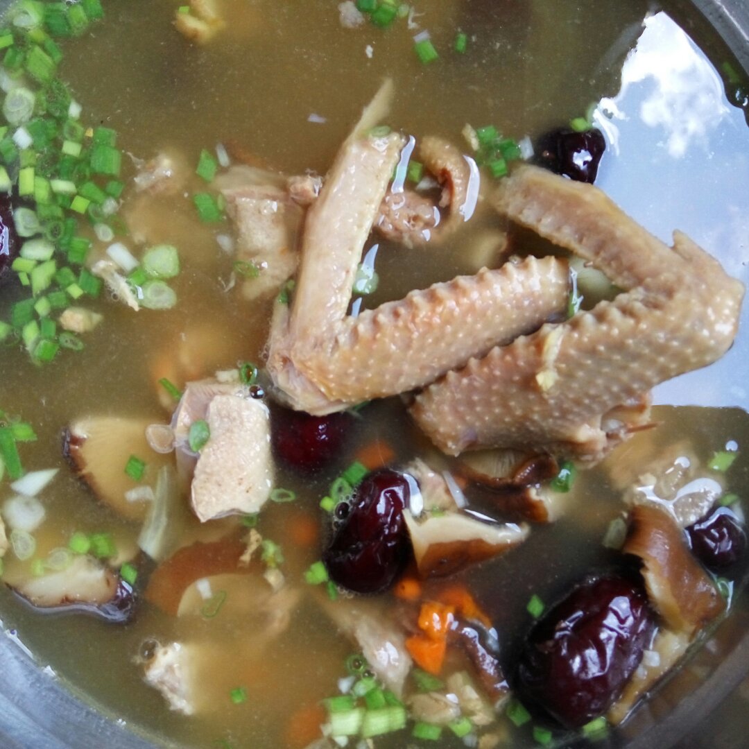 红枣枸杞乳鸽汤