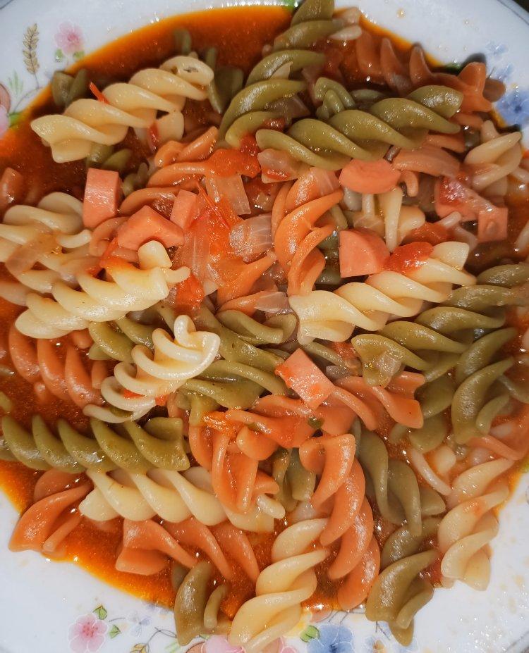 番茄螺旋意大利面