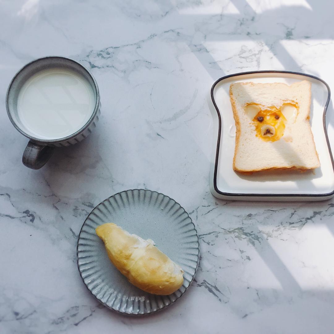 萌萌哒小熊煎蛋吐司