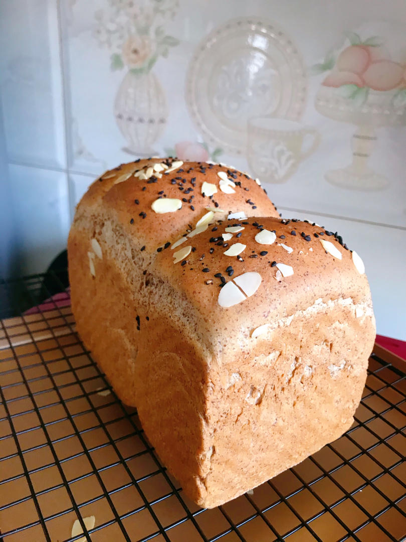 万能全麦吐司配方🍞（含疯狂长个㊙️！黑麦黑糖黑芝麻核桃包为例）