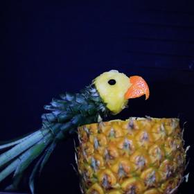 水果拼盘-鹦鹉菠萝凤梨