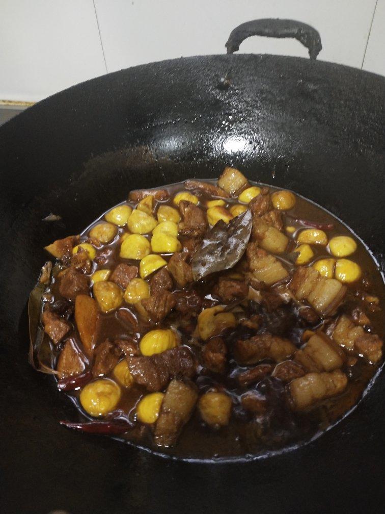 板栗红烧肉