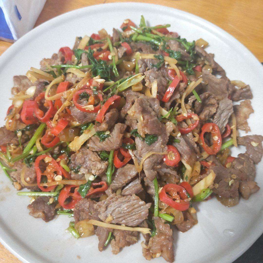 小炒牛肉（小白也可以做的超好吃！！）