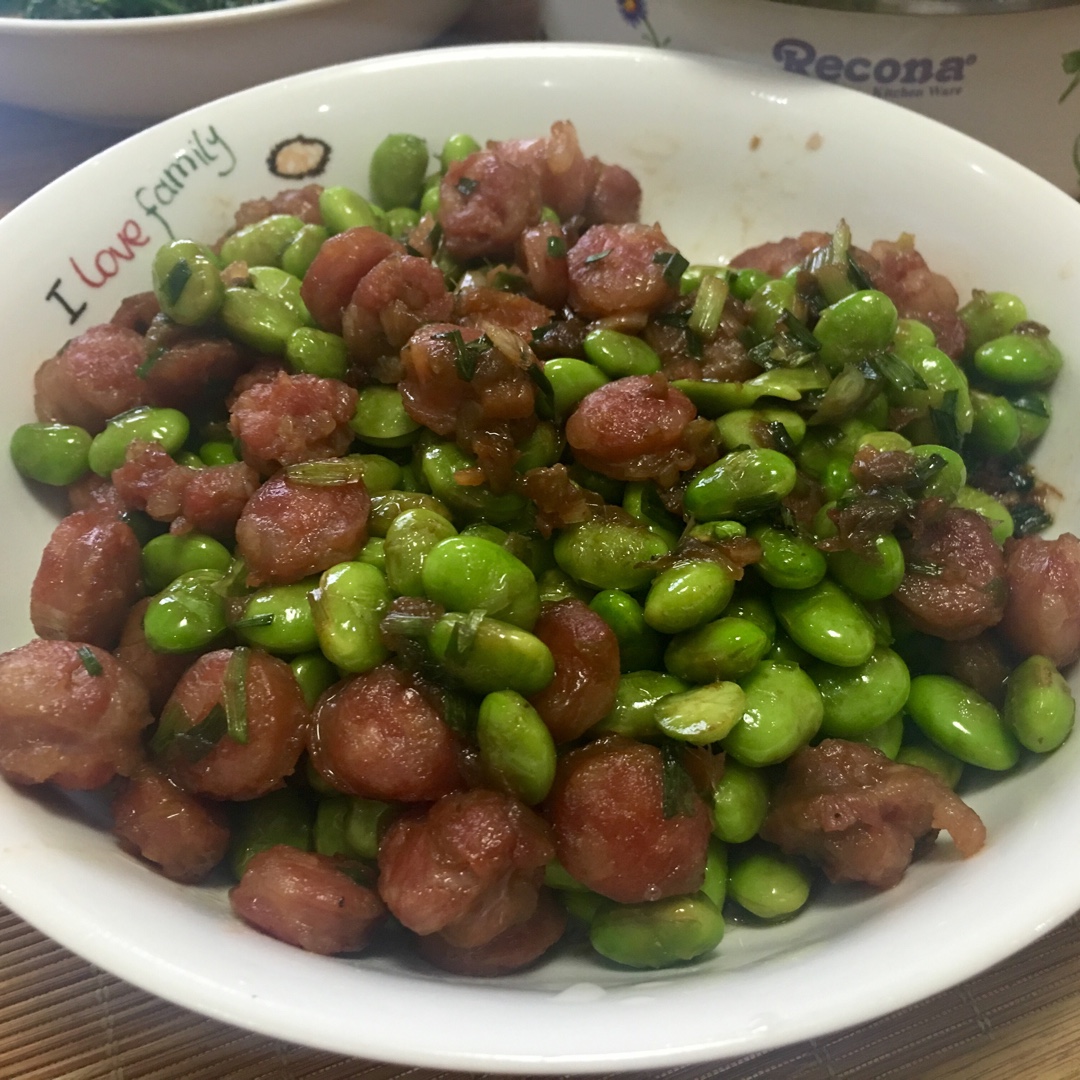 朝开暮合做的毛豆炒香肠