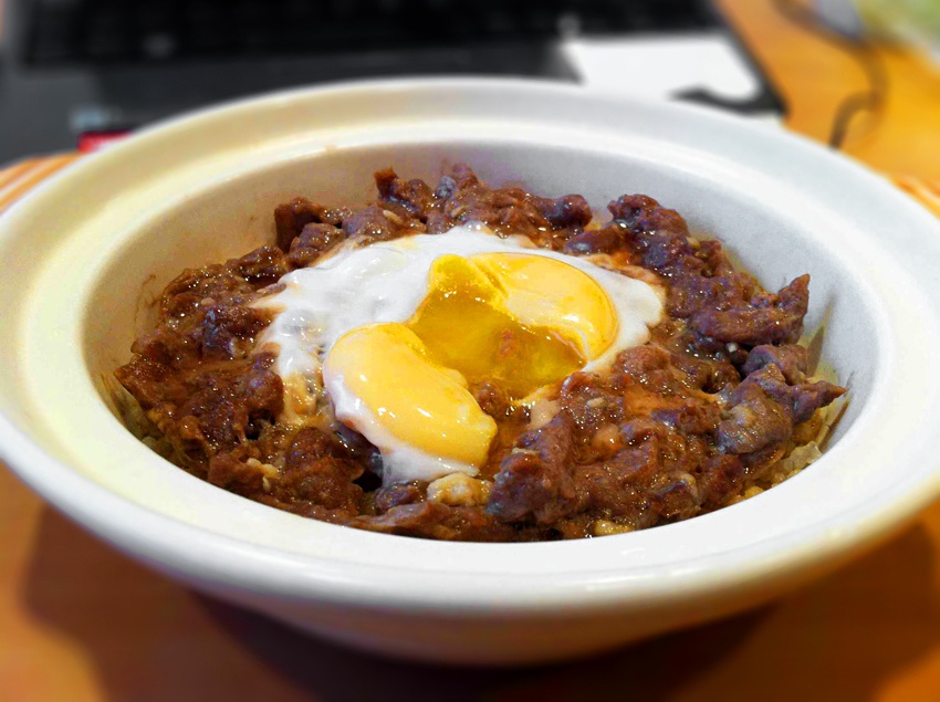 牛肉煲仔饭