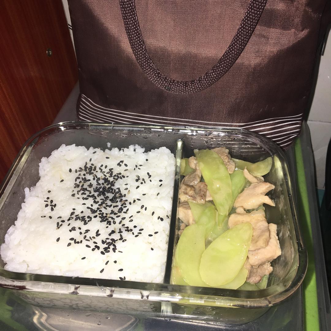 小陈的饭盒