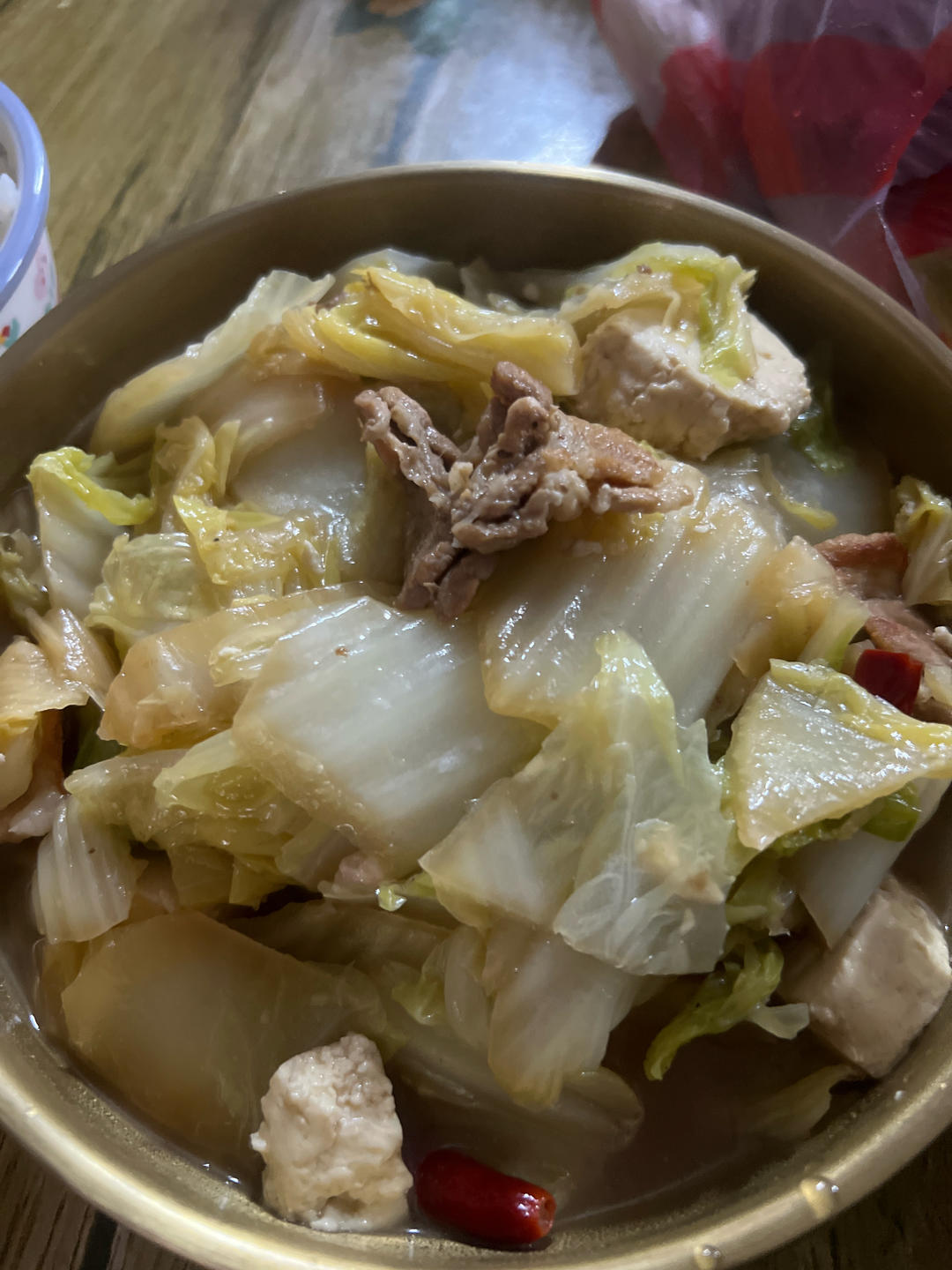 五花肉豆腐炖白菜