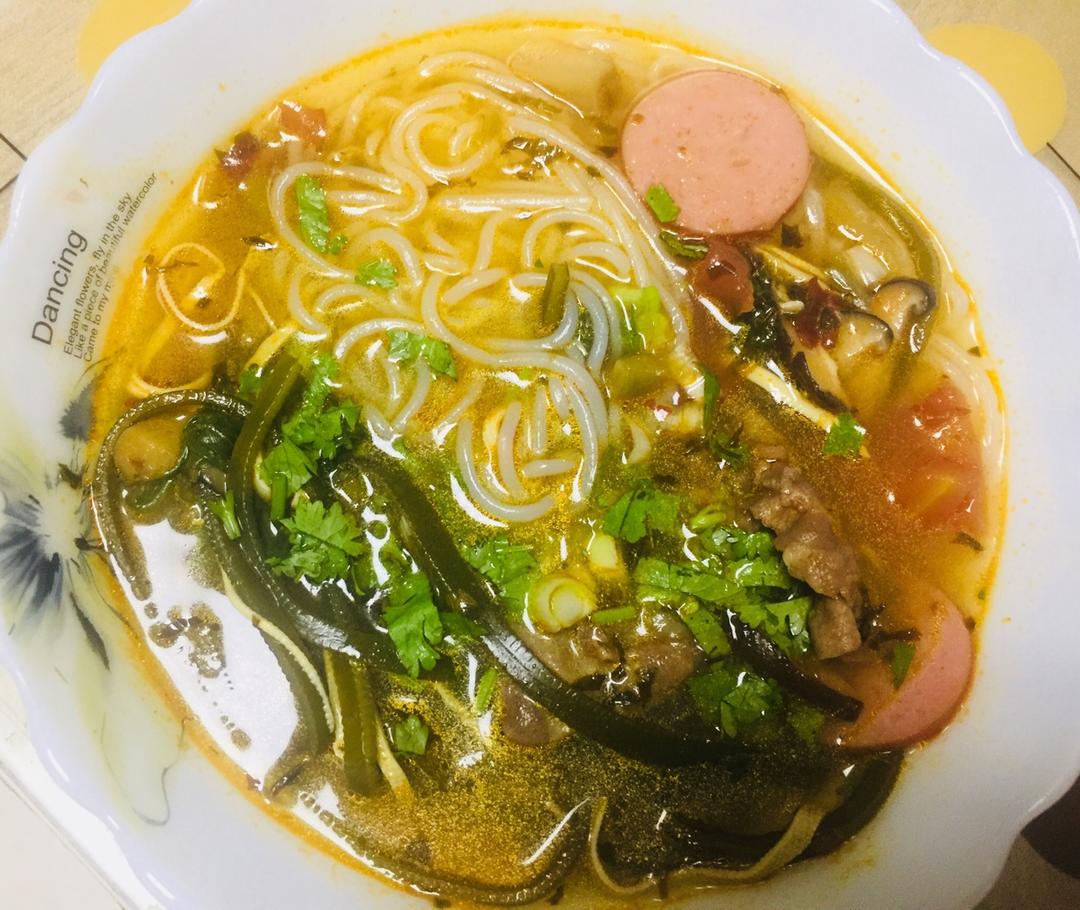 鸡汤米线