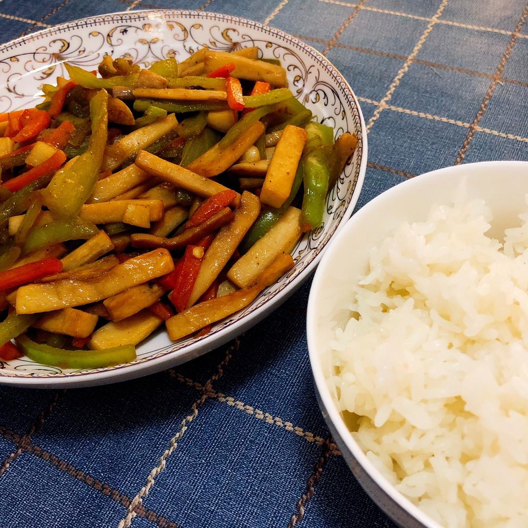 青椒素炒杏鲍菇