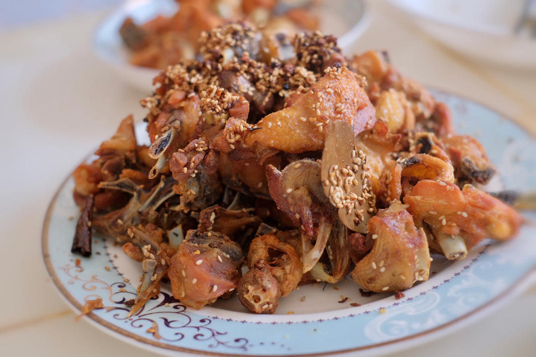 辣子炒鸡（干煸辣子鸡）