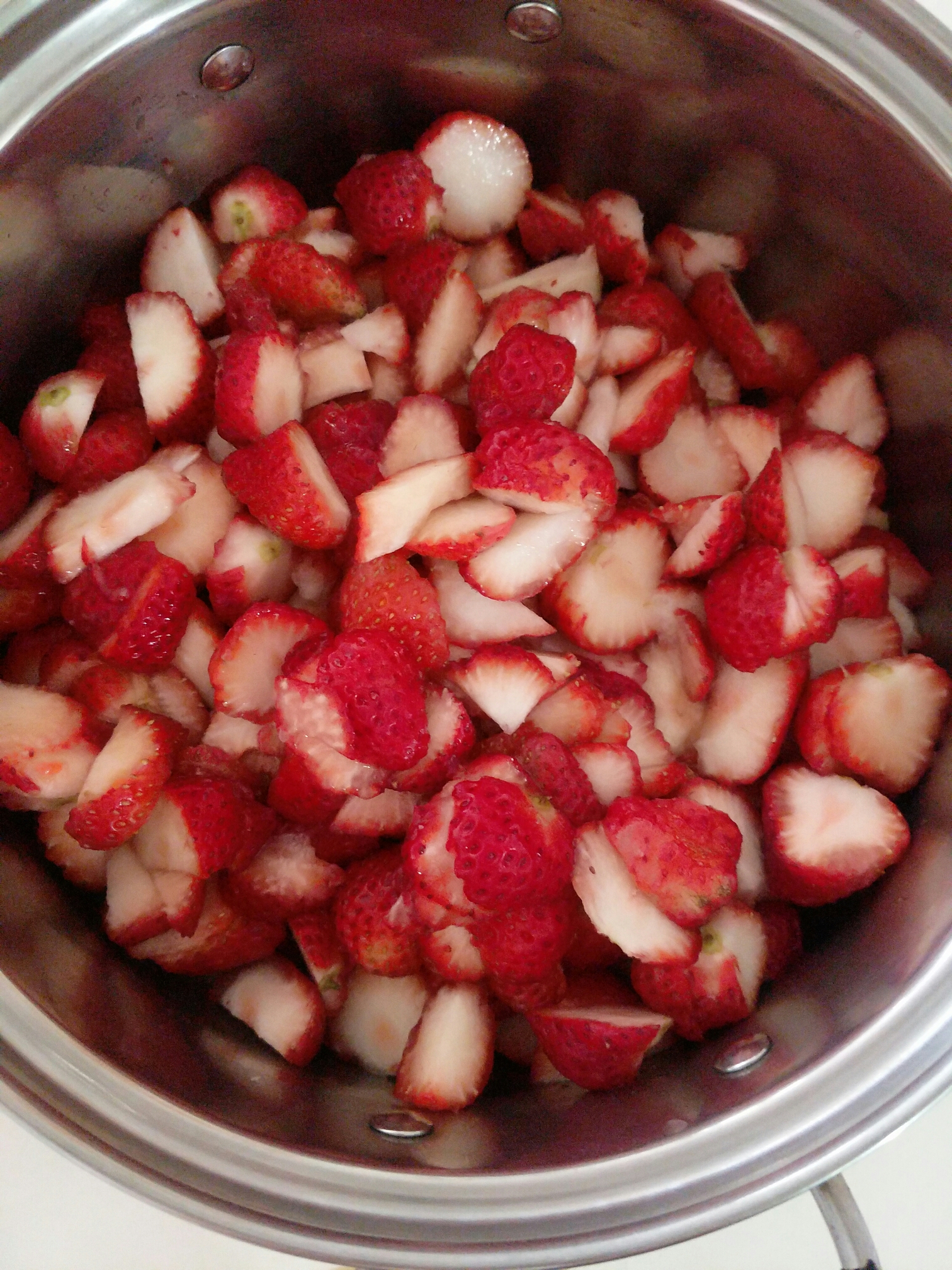 草莓果酱的做法 步骤1