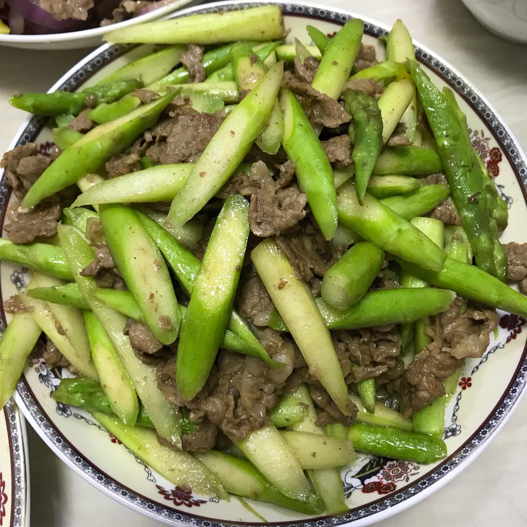 芦笋炒牛肉