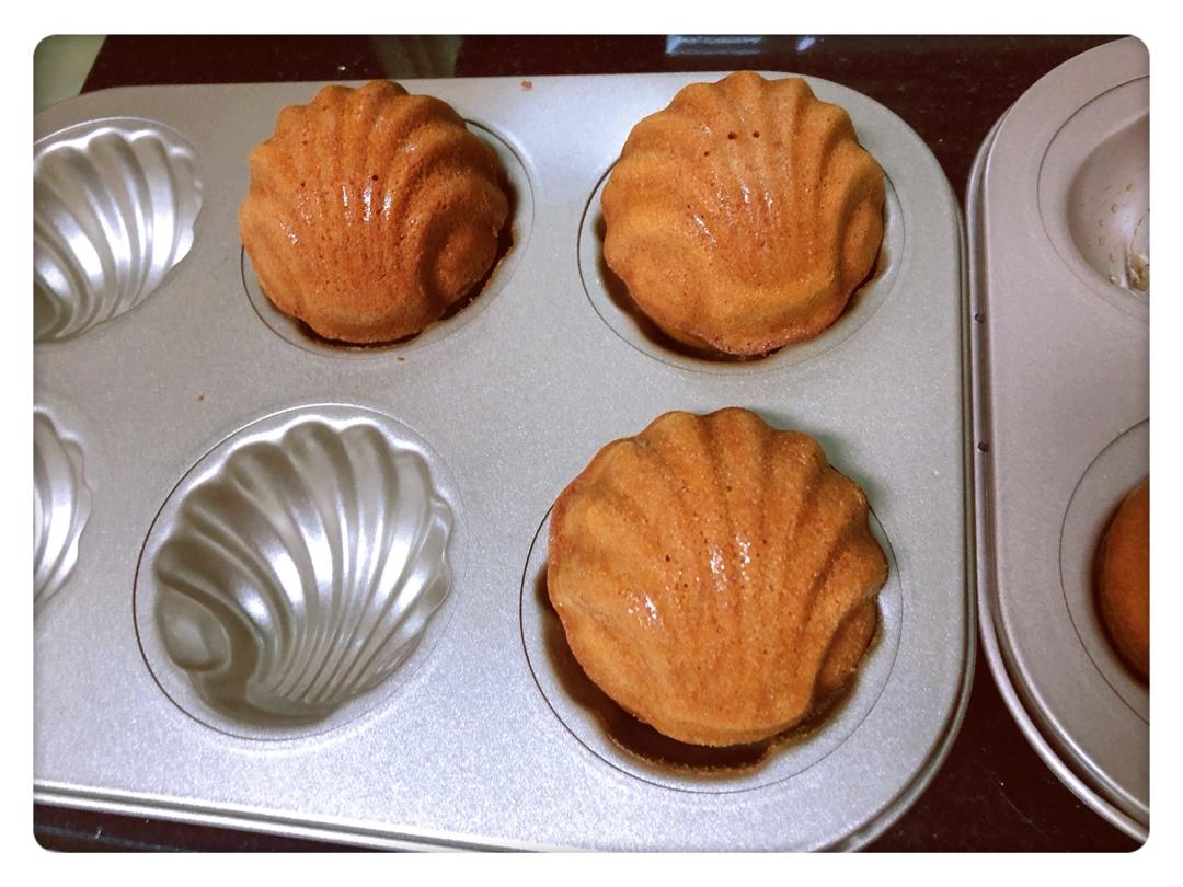 【视频食谱】太妃海盐玛德琳