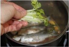 鱼露海鲜酱白蚬鱼的做法 步骤7