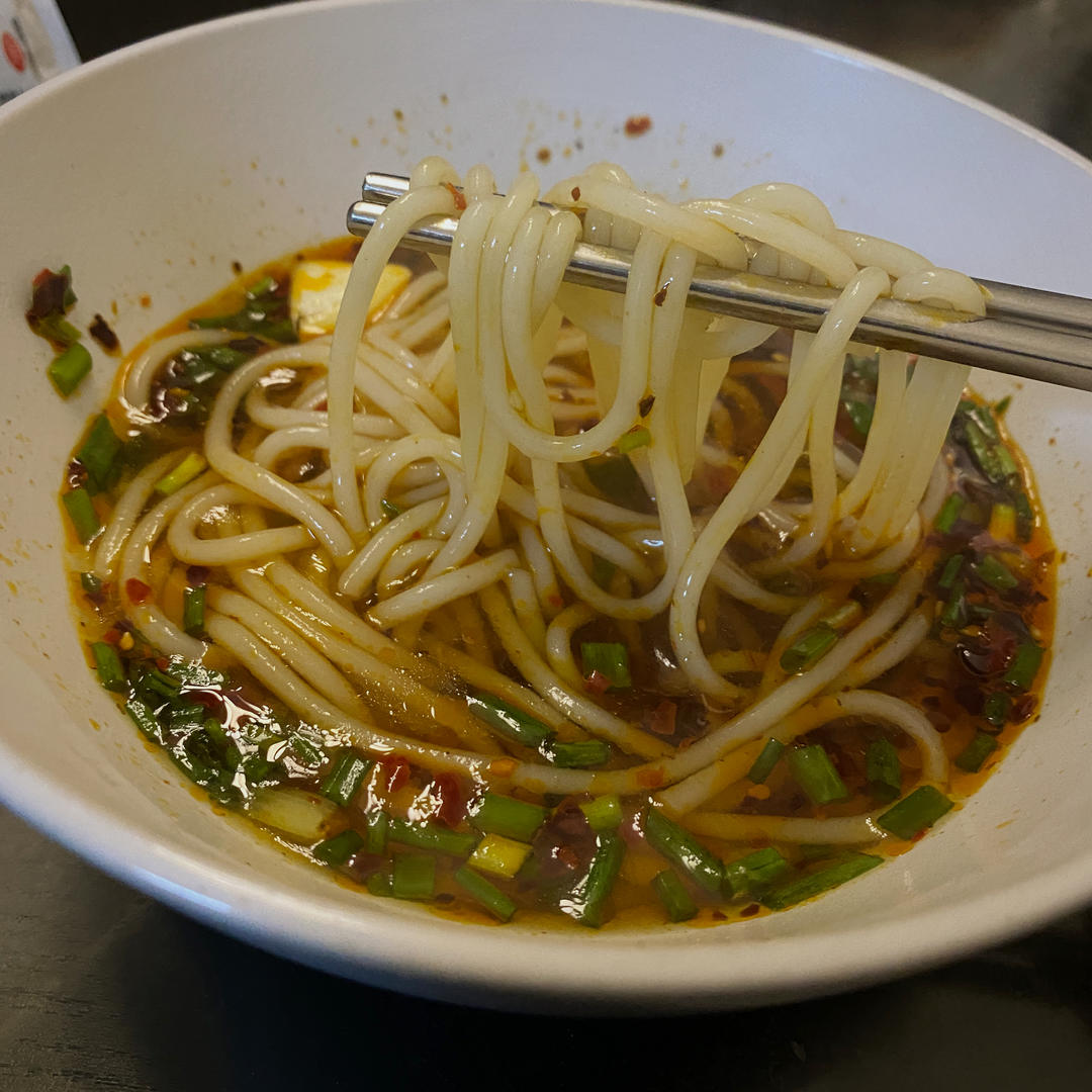 一次吃过瘾的家常米线，简单好吃料还足