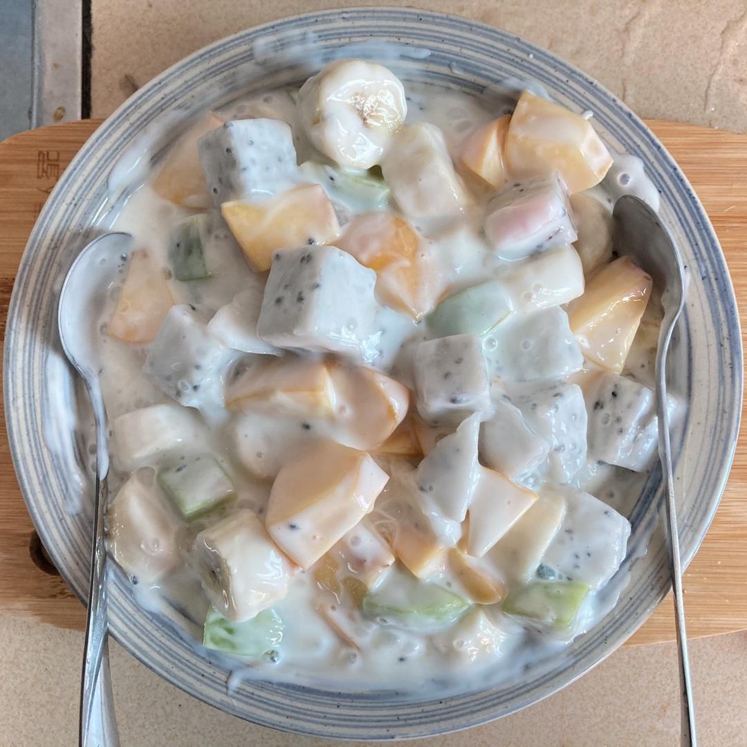 酸奶水果沙拉