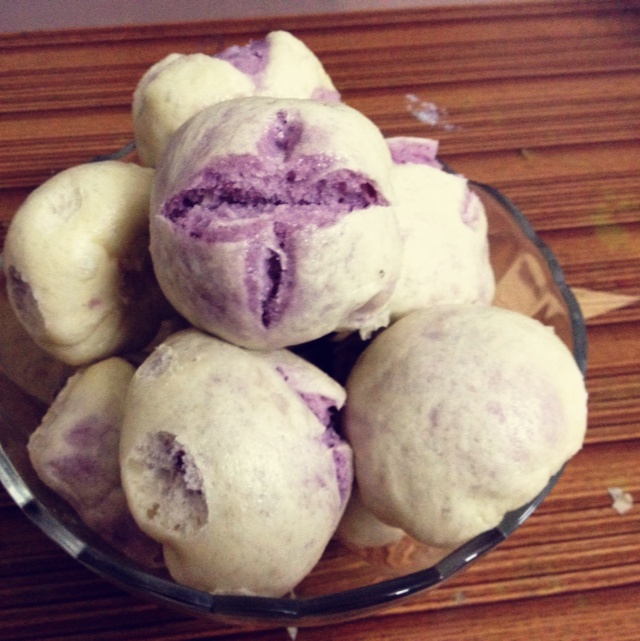 【双色开花紫薯馒头】，馒头也可以有花样儿。