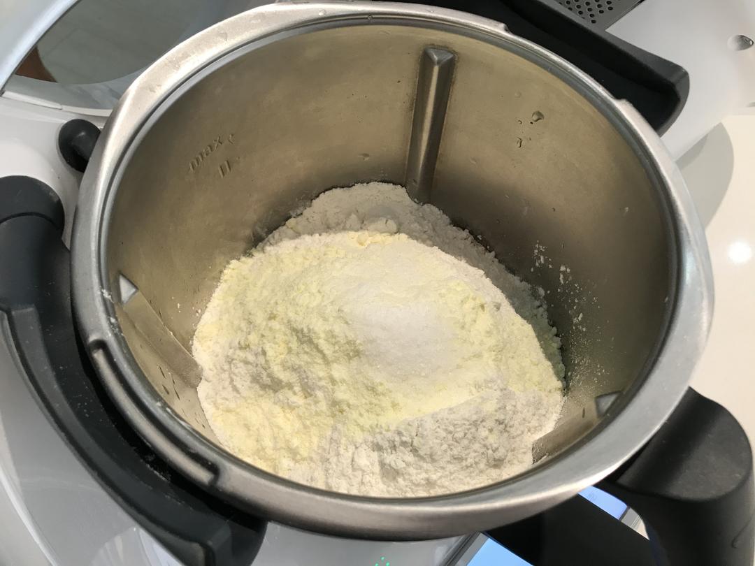 纯奶手撕吐司的做法 步骤1