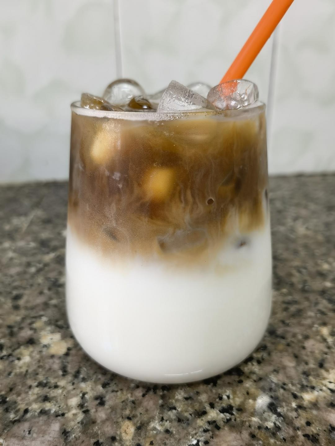 健身党也爱的夏天必备懒人冰拿铁（无糖低脂，附无意式咖啡机替代做法）