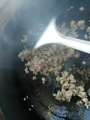 请注意「特别卤」圆葱西红柿肉卤面（小宝宝非常爱吃哦）的做法 步骤16