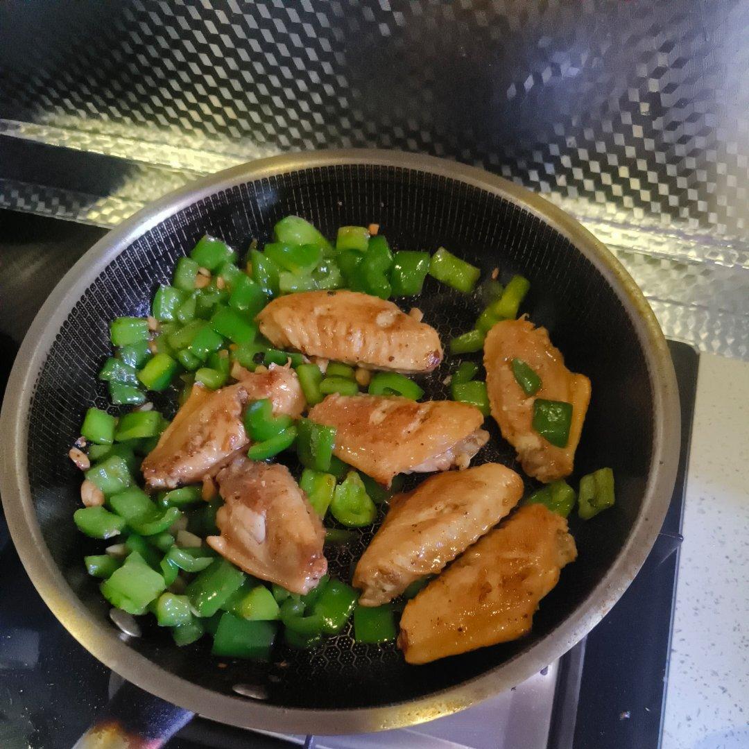 蒜香鸡翅，这才是鸡翅最好吃的做法