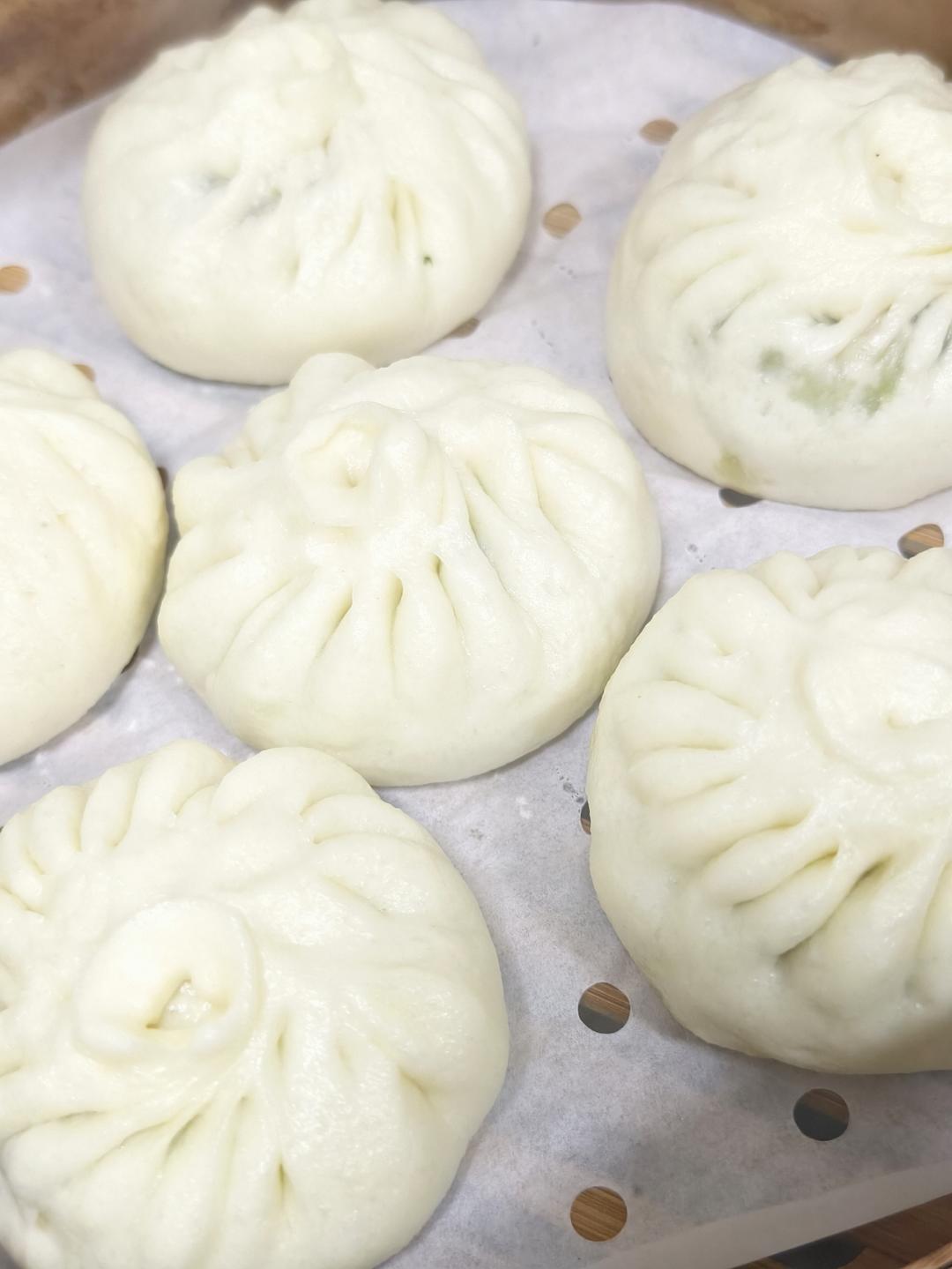 不变色的香菇青菜包