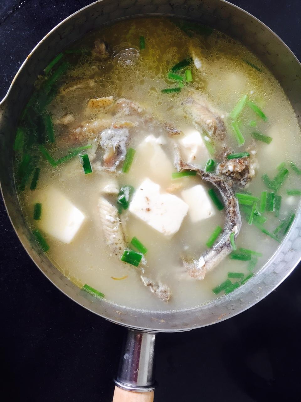 泥鳅炖豆腐（小贴士附杀泥鳅方法）