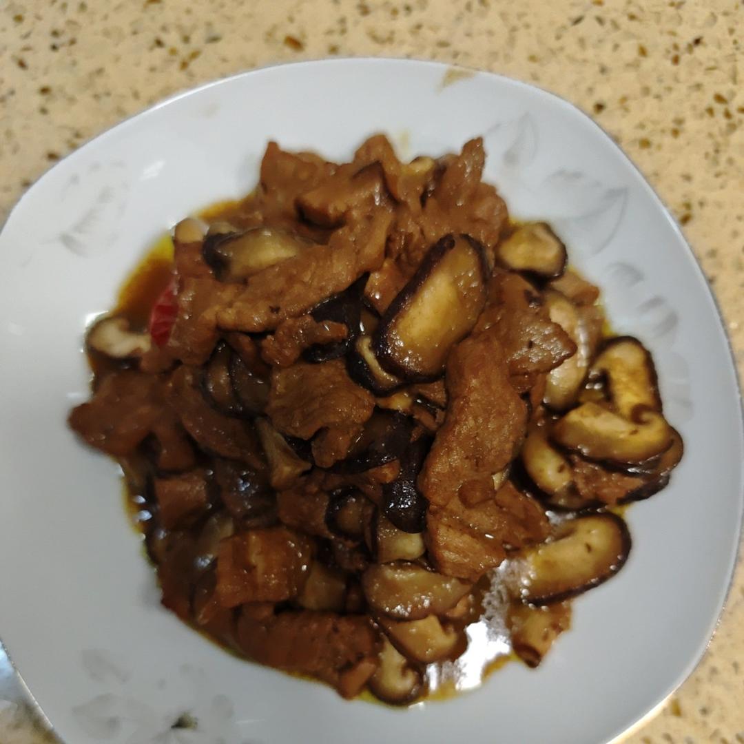 鲜香嫩滑，蚝油香菇炒肉片