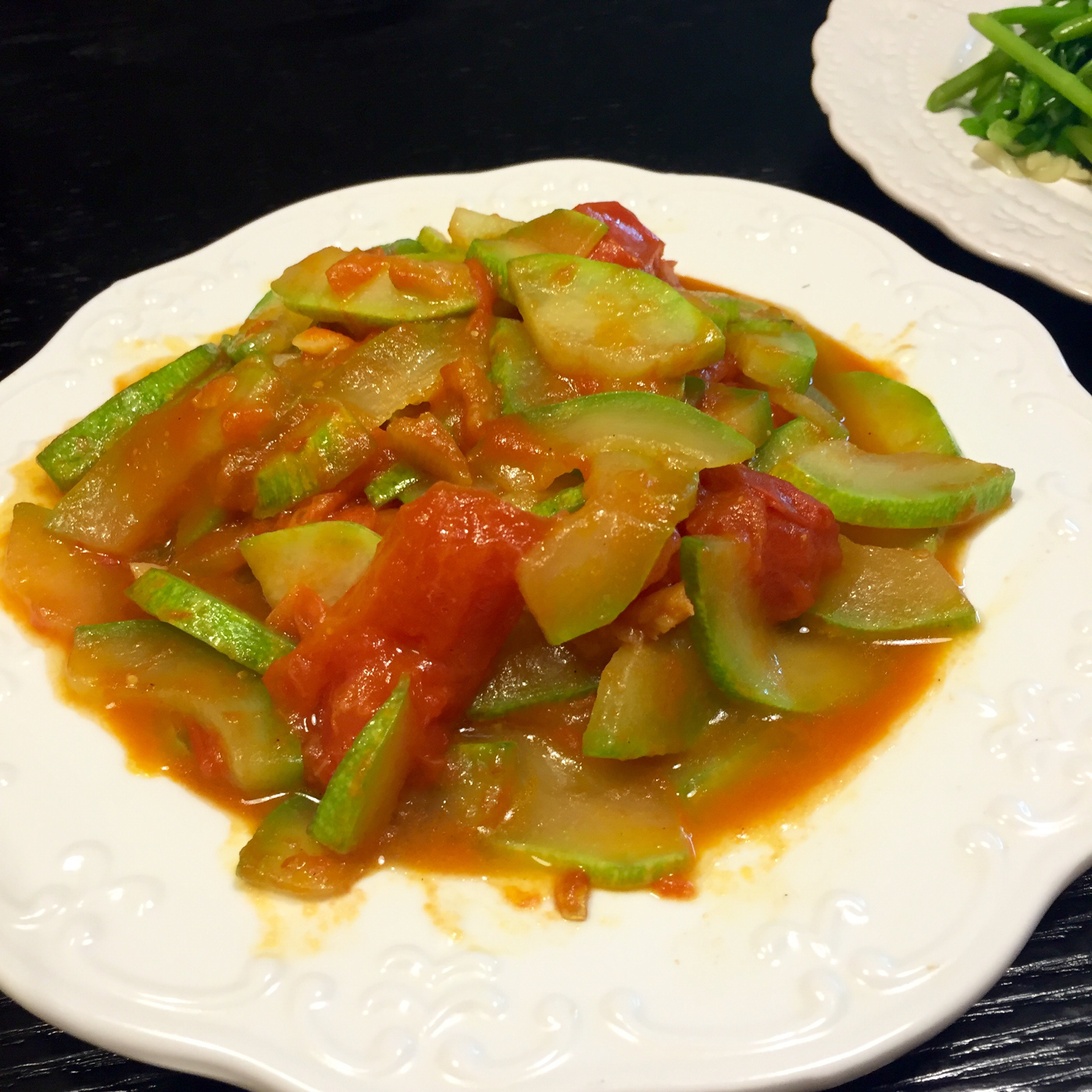 西红柿炒西葫芦