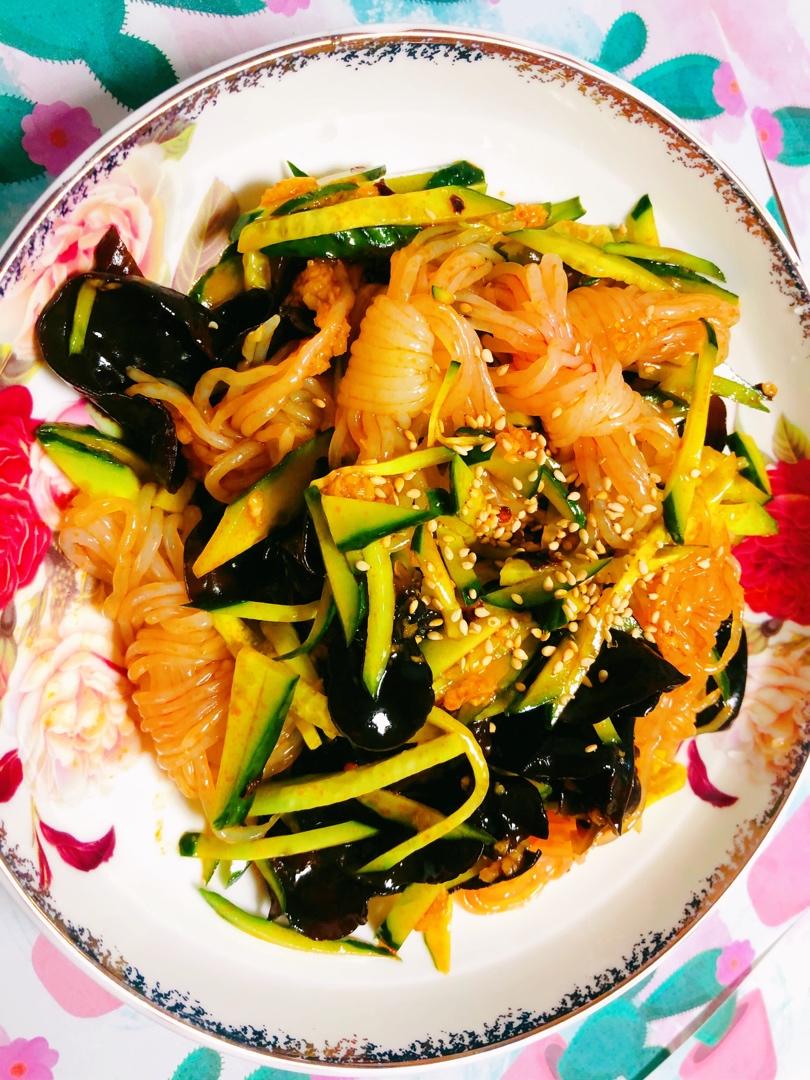 凉拌酸辣魔芋丝，爽口开胃