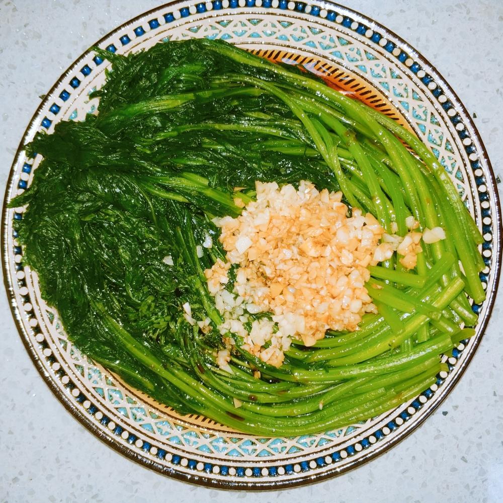 白灼茼蒿的做法