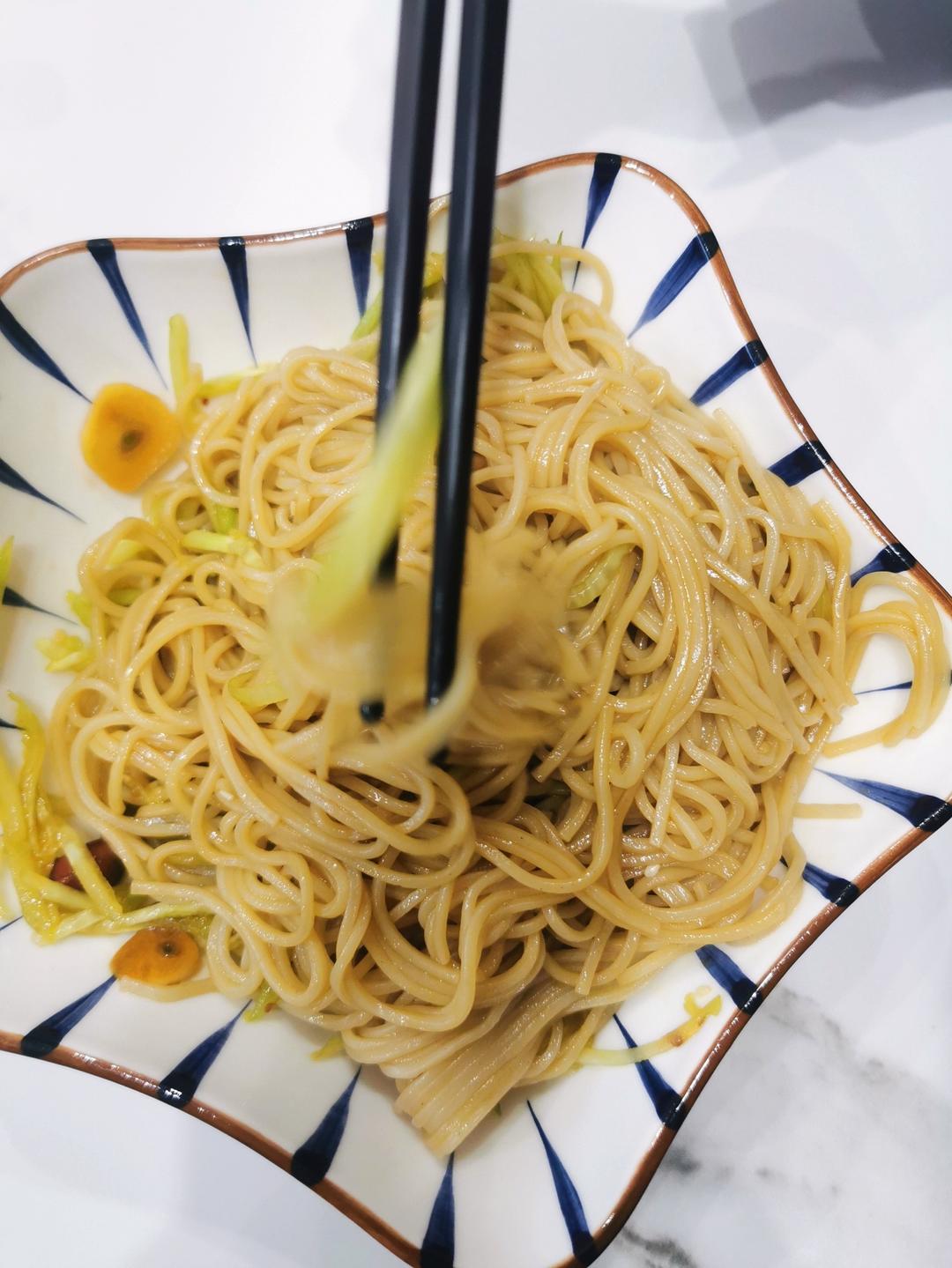 酸辣凉拌面