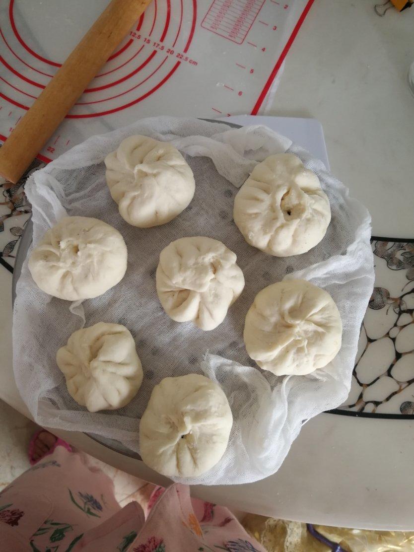 自发粉包子