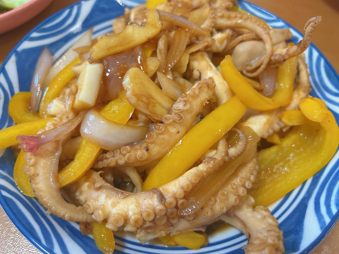 两步搞定脆嫰鲜美的葱爆八爪鱼