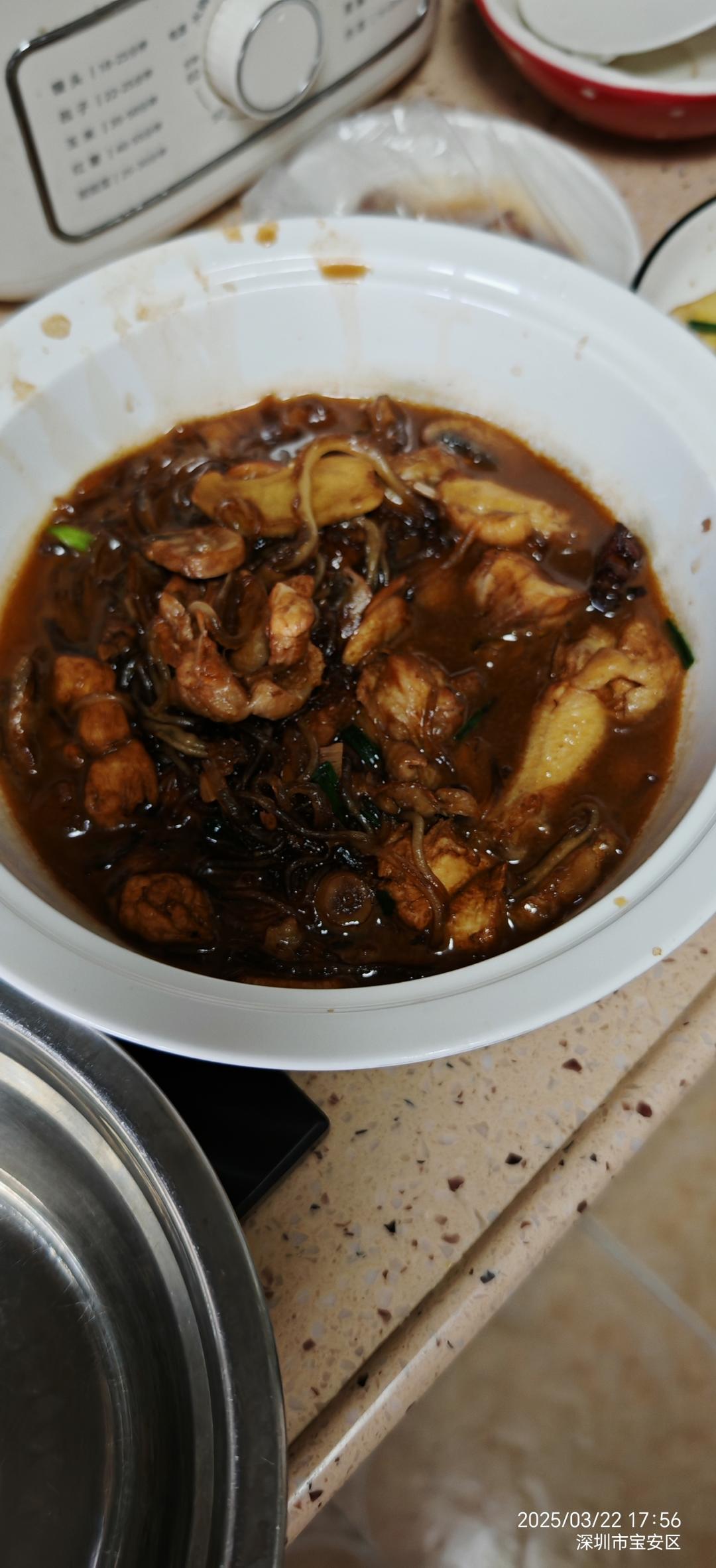 小鸡炖蘑菇