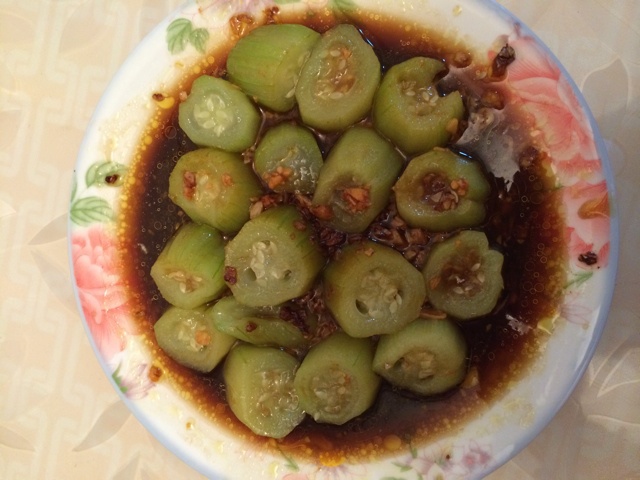 只需要五分钟就可以的美味蒜蓉蒸丝瓜