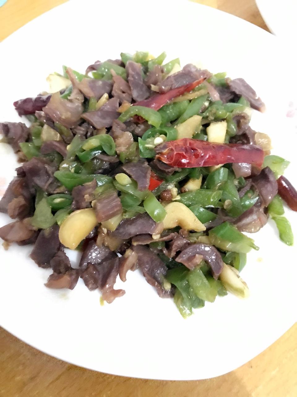 爆炒鸡胗