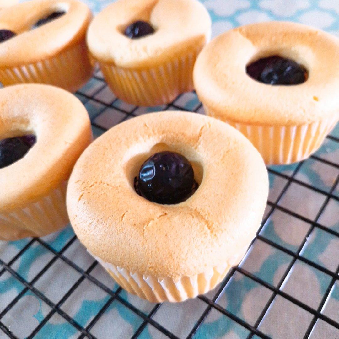 蓝莓戚风小蛋糕