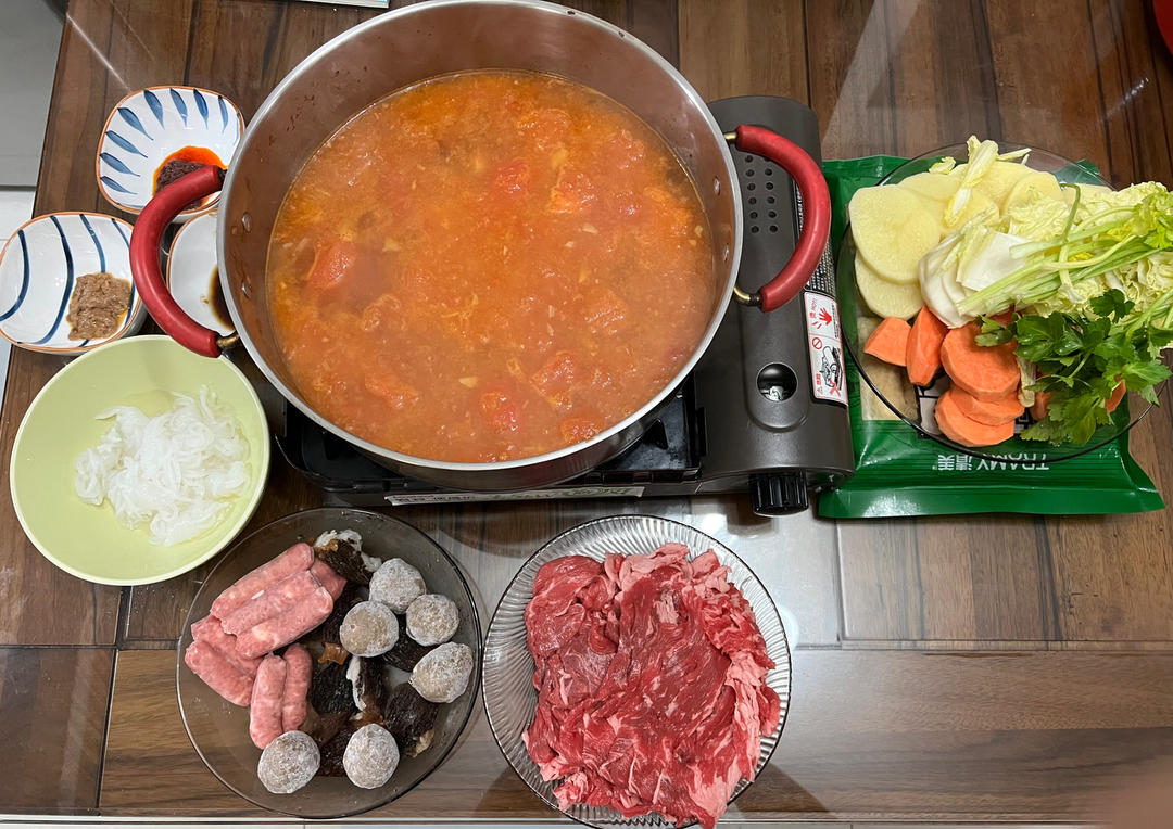 六颗番茄🍅火锅汤底