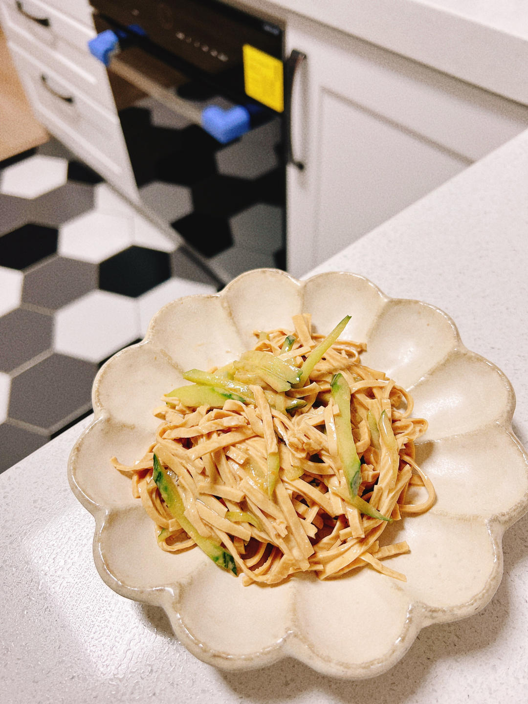 麻酱黄瓜拌豆皮