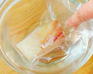 清蒸鳕鱼 8+宝宝辅食的做法 步骤1