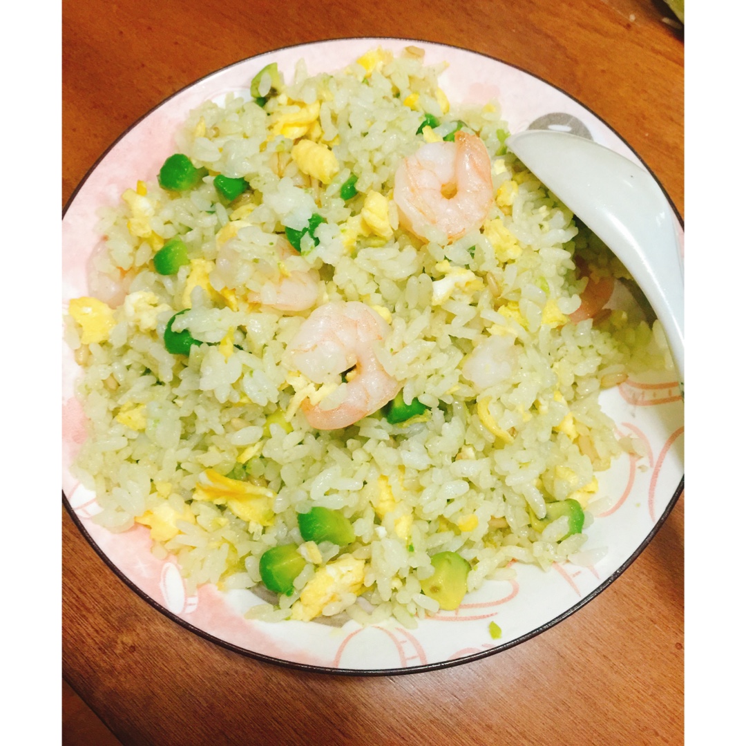 牛油果虾仁炒饭