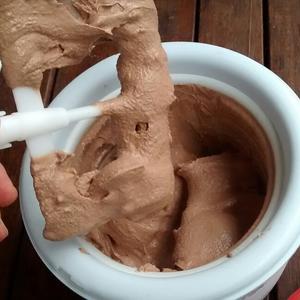 黑白巧克力冰淇淋的做法 步骤11
