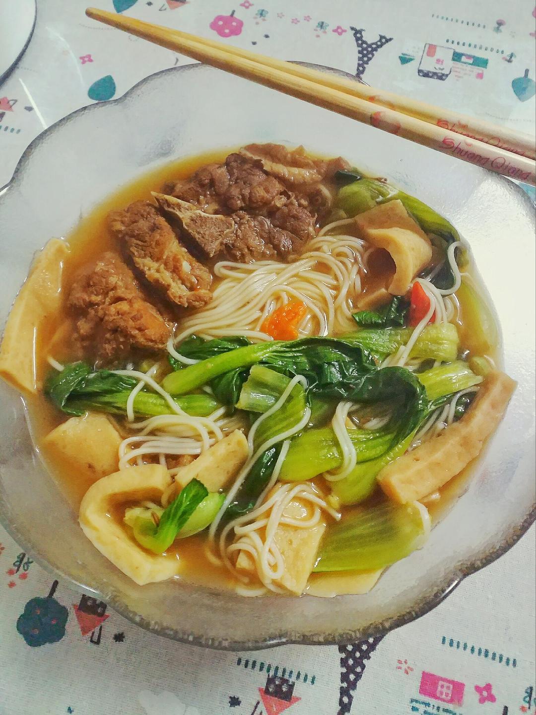 红烧排骨面